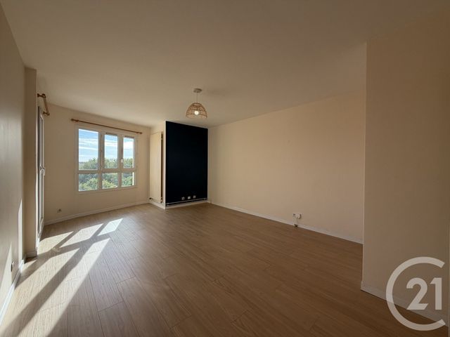 Appartement F4 à louer - 4 pièces - 82.17 m2 - TORCY - 77 - ILE-DE-FRANCE - Century 21 Immobilier Val D'Europe