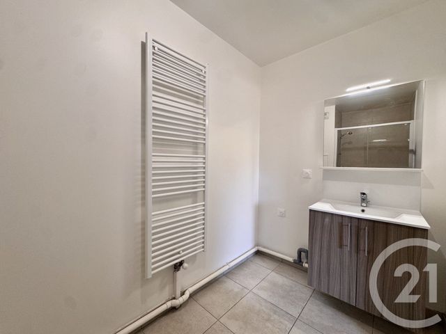 Appartement F2 à louer - 2 pièces - 41.0 m2 - SERRIS - 77 - ILE-DE-FRANCE - Century 21 Immobilier Val D'Europe