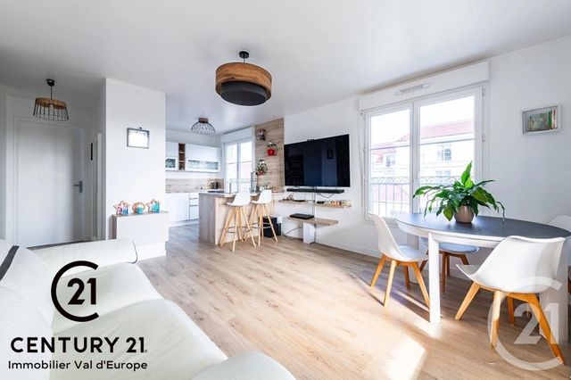 Appartement F4 à louer - 4 pièces - 82.58 m2 - MONTEVRAIN - 77 - ILE-DE-FRANCE - Century 21 Immobilier Val D'Europe
