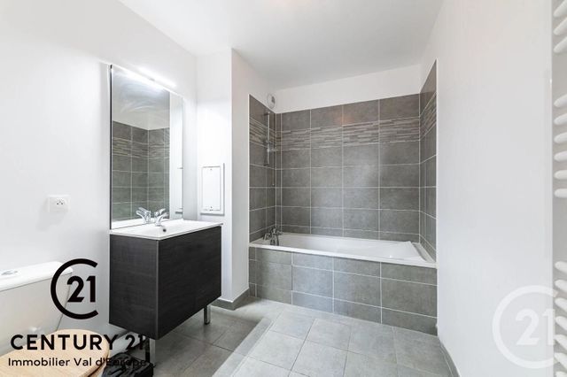 Appartement F4 à louer - 4 pièces - 82.58 m2 - MONTEVRAIN - 77 - ILE-DE-FRANCE - Century 21 Immobilier Val D'Europe