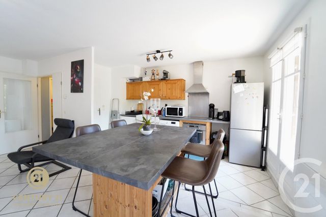 Appartement F3 à vendre - 3 pièces - 70.25 m2 - MAGNY LE HONGRE - 77 - ILE-DE-FRANCE - Century 21 Immobilier Val D'Europe