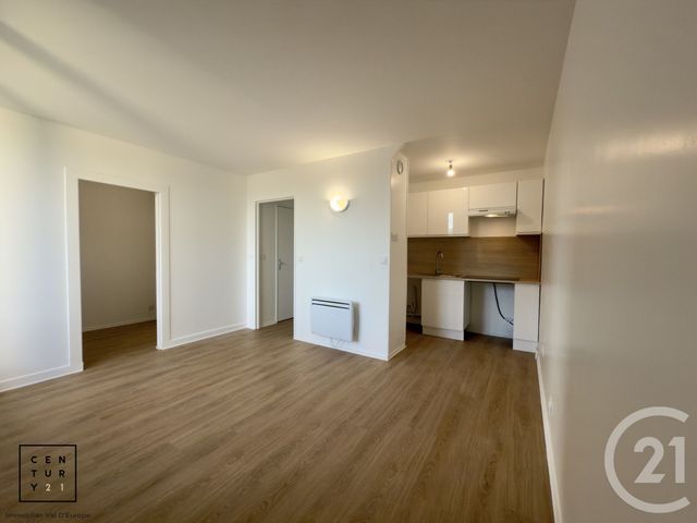 Appartement Studio à louer - 1 pièce - 28.0 m2 - LOGNES - 77 - ILE-DE-FRANCE - Century 21 Immobilier Val D'Europe