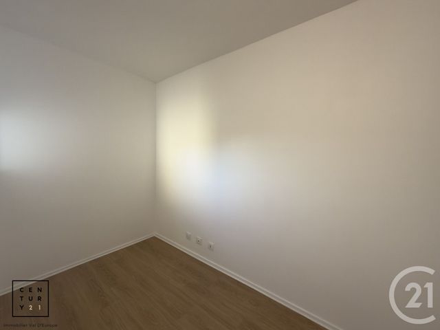 Appartement Studio à louer - 1 pièce - 28.0 m2 - LOGNES - 77 - ILE-DE-FRANCE - Century 21 Immobilier Val D'Europe