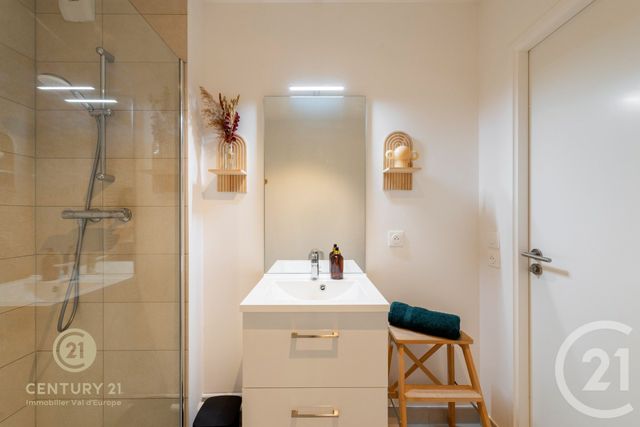 Appartement F4 à vendre - 4 pièces - 78.25 m2 - MONTEVRAIN - 77 - ILE-DE-FRANCE - Century 21 Immobilier Val D'Europe