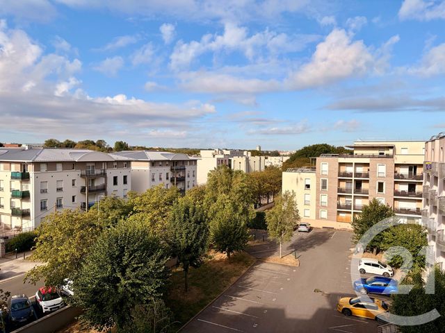 Appartement F2 à louer - 2 pièces - 31.5 m2 - LOGNES - 77 - ILE-DE-FRANCE - Century 21 Immobilier Val D'Europe