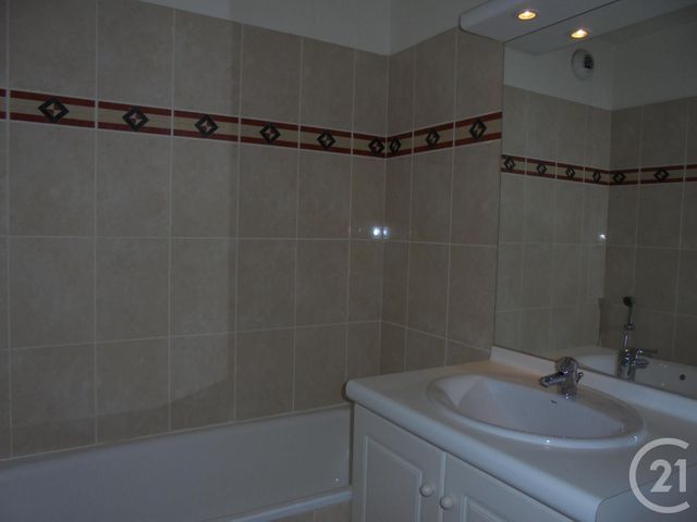 Appartement F3 à louer - 3 pièces - 71.15 m2 - SERRIS - 77 - ILE-DE-FRANCE - Century 21 Immobilier Val D'Europe