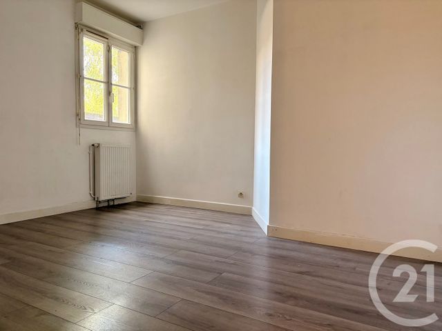 Appartement F4 à louer - 4 pièces - 75.05 m2 - CHANTELOUP EN BRIE - 77 - ILE-DE-FRANCE - Century 21 Immobilier Val D'Europe