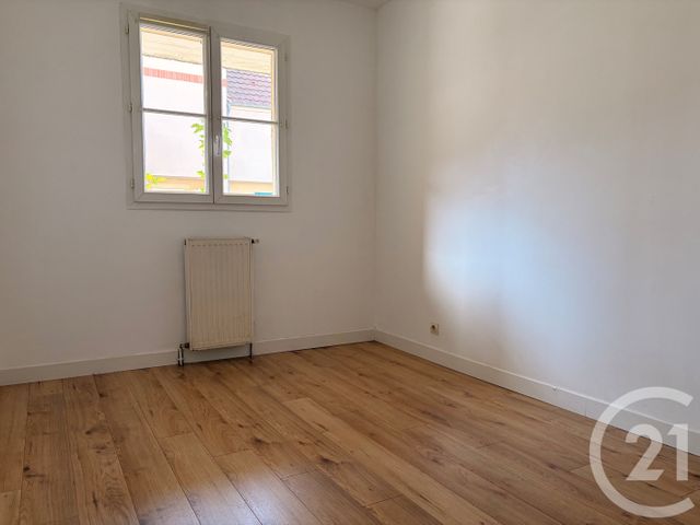 Appartement F4 à louer - 4 pièces - 75.05 m2 - CHANTELOUP EN BRIE - 77 - ILE-DE-FRANCE - Century 21 Immobilier Val D'Europe