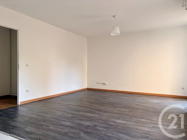 Appartement F2 à louer - 2 pièces - 46.05 m2 - MONTEVRAIN - 77 - ILE-DE-FRANCE - Century 21 Immobilier Val D'Europe